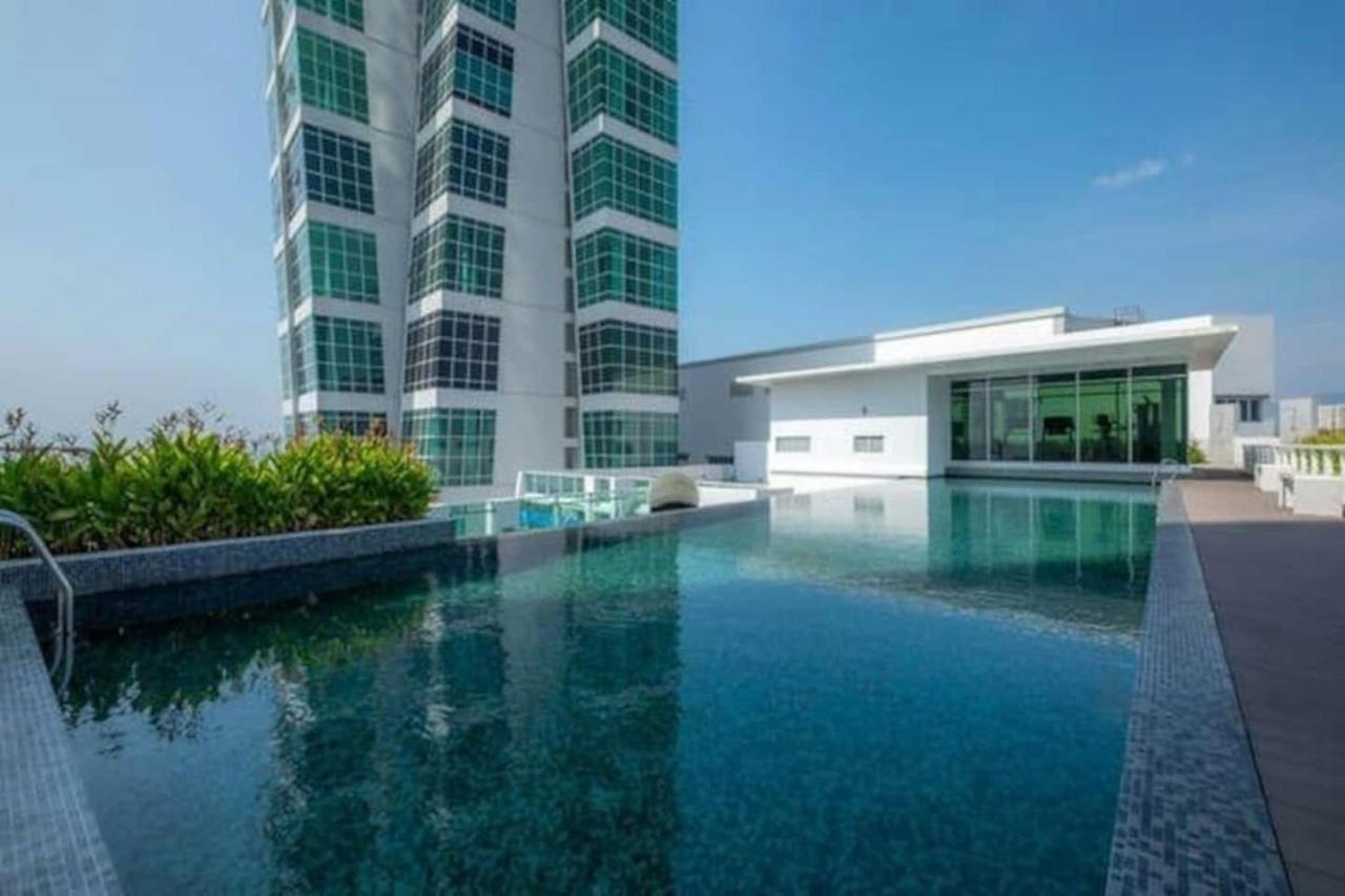 Loft Pano Seaview Suite 2 Bedroom By The Only Bnb Jelutong Екстер'єр фото