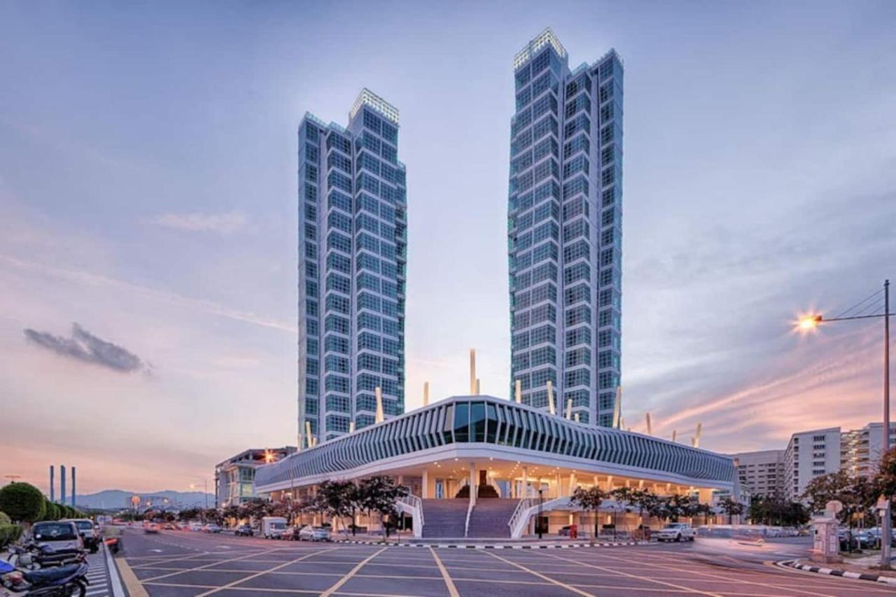 Loft Pano Seaview Suite 2 Bedroom By The Only Bnb Jelutong Екстер'єр фото